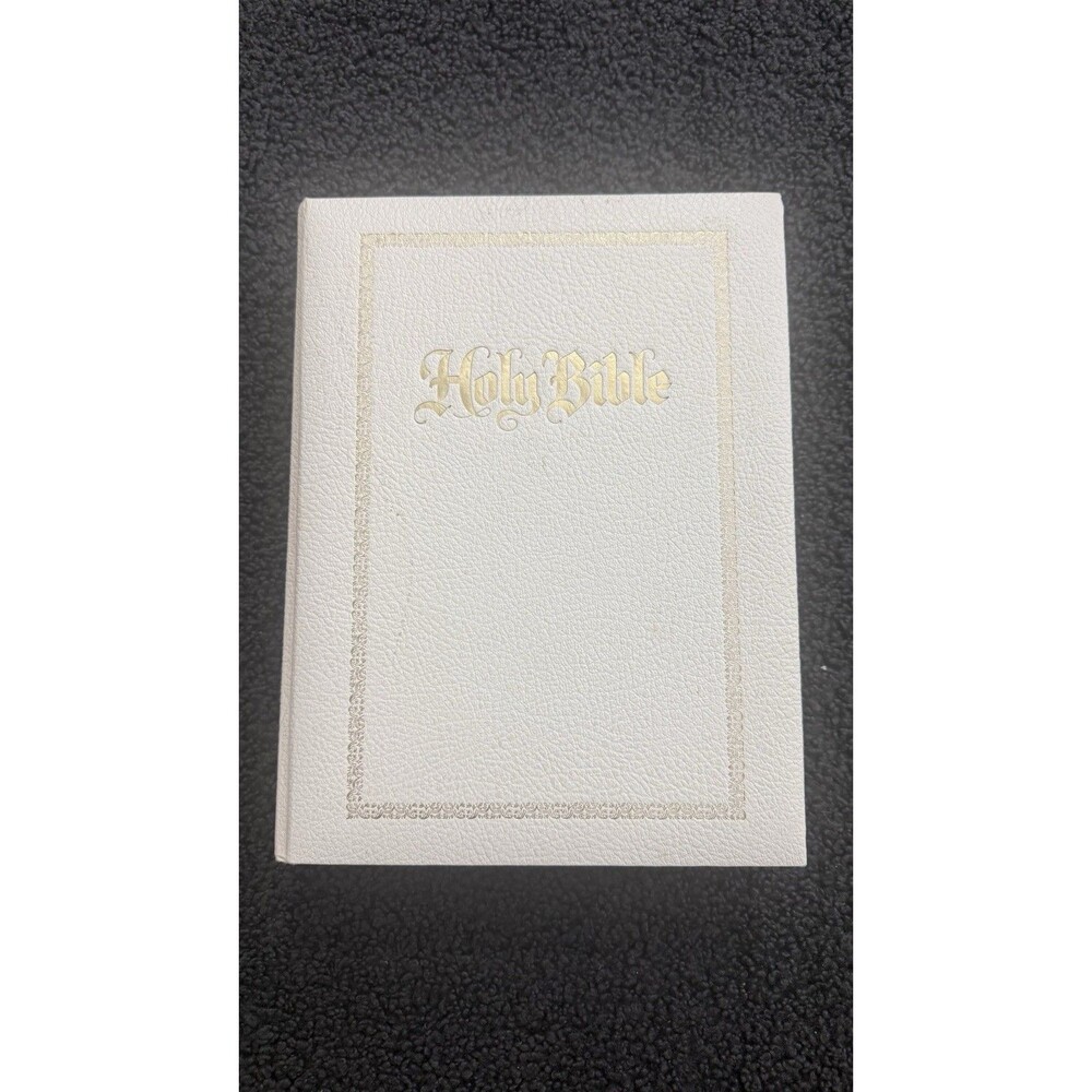 1978 White Holy Bible Red Letter Gold Edge Edition King James Version